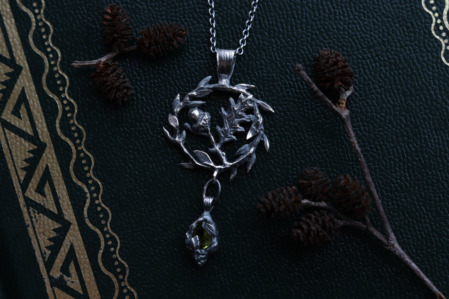 Oak tree talisman - Necklace