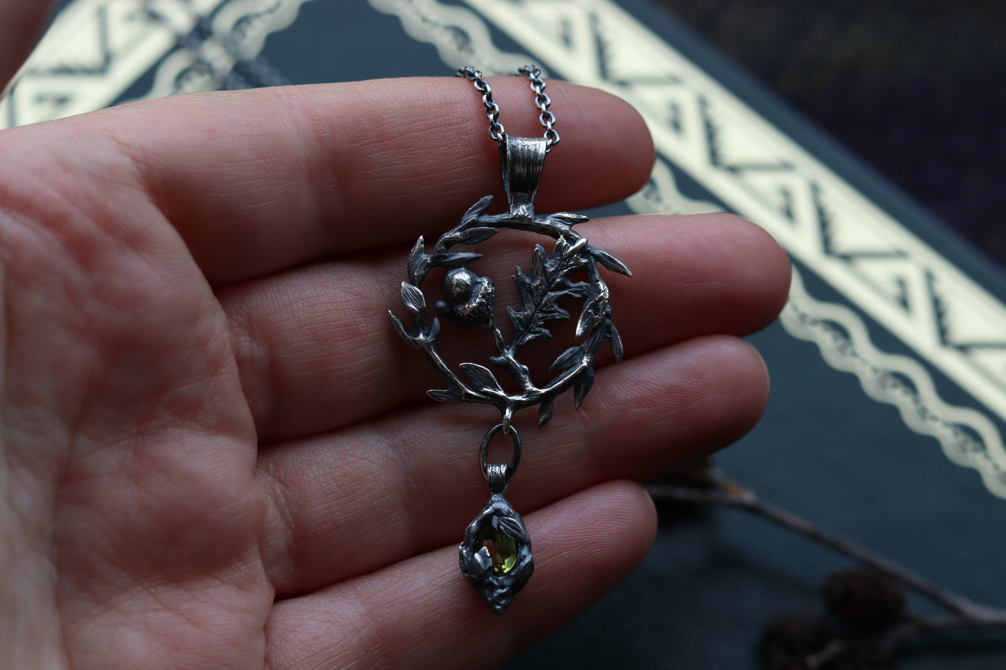 Oak tree talisman - Necklace