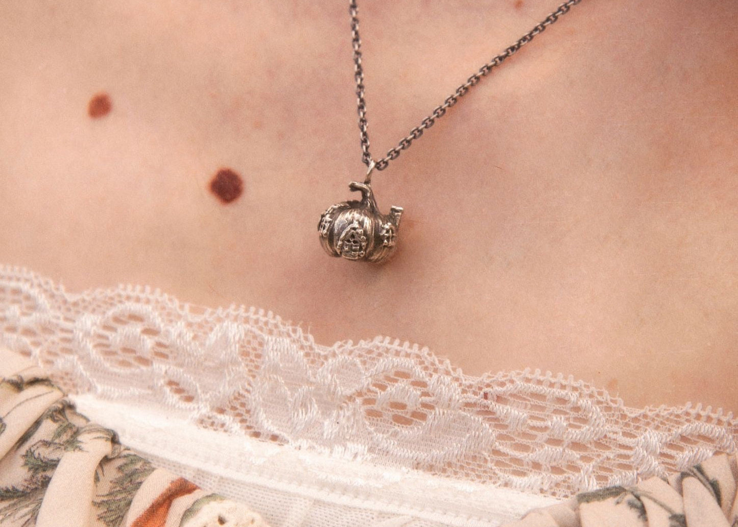 Pumpkin House - Necklace