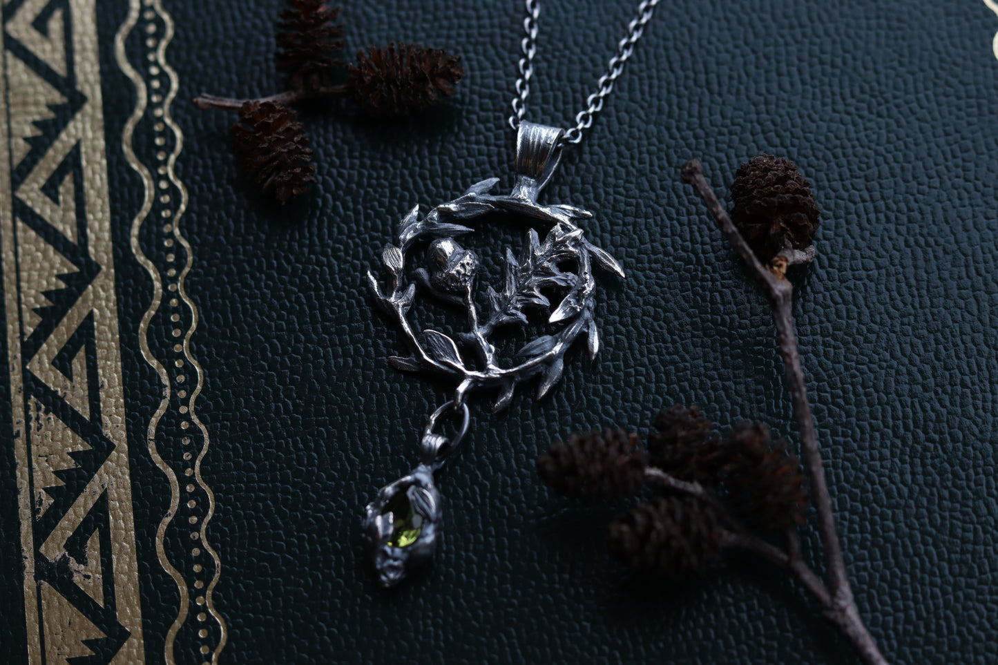 Oak tree talisman - Necklace