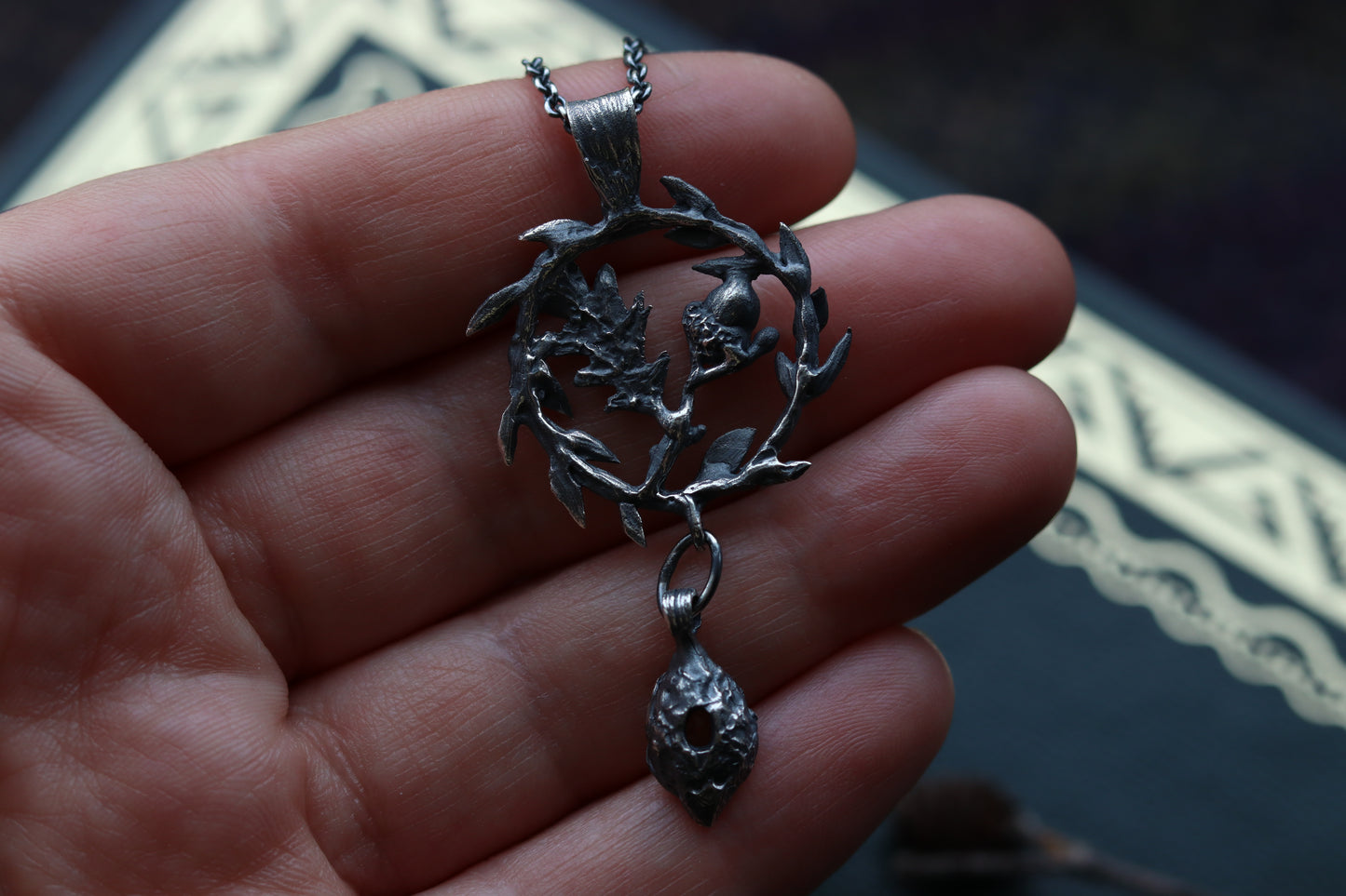 Oak tree talisman - Necklace